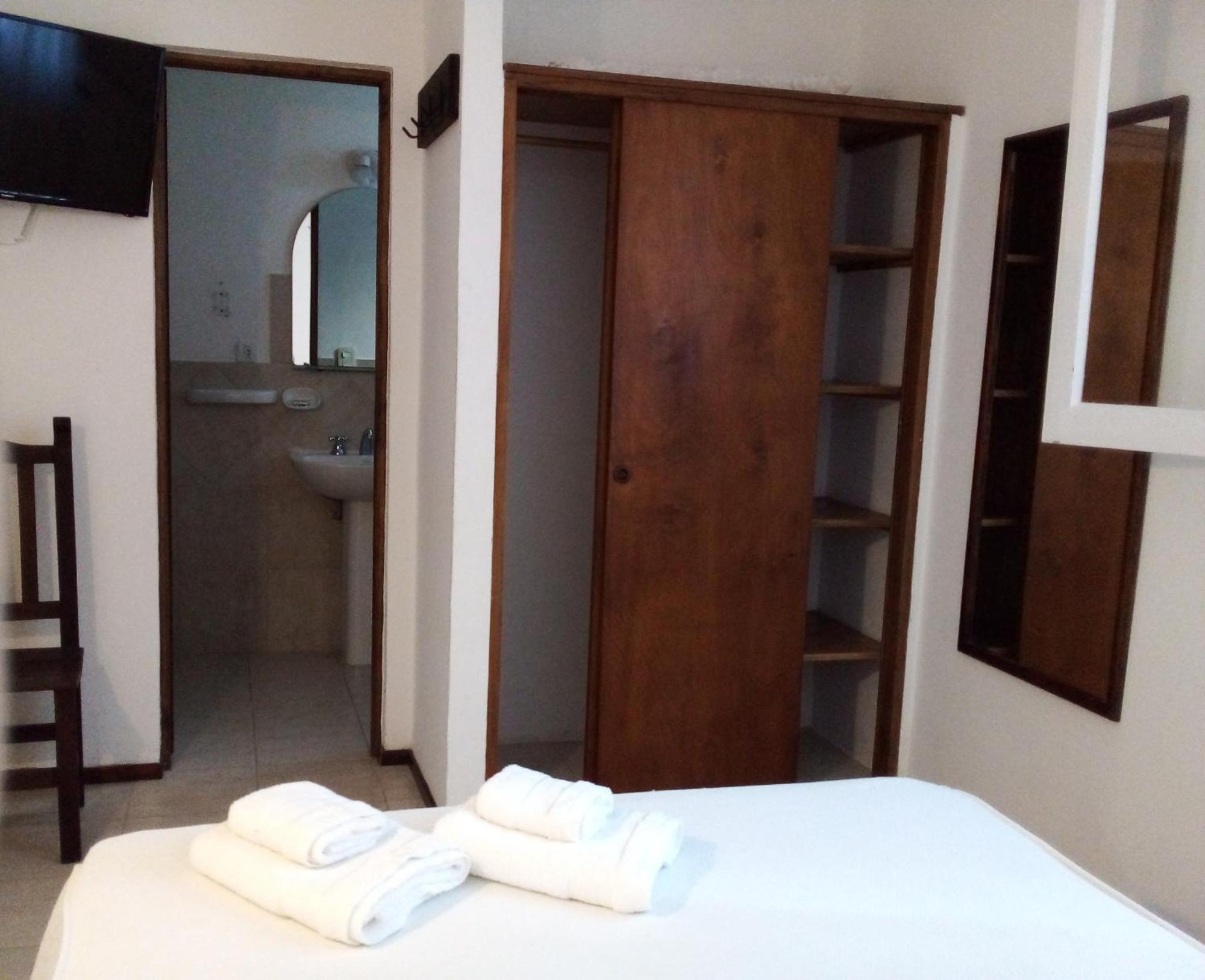 Hosteria Sajonia Villa Gesell Buitenkant foto