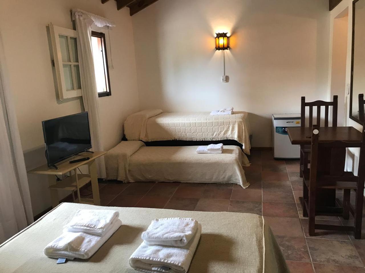 Hosteria Sajonia Villa Gesell Buitenkant foto
